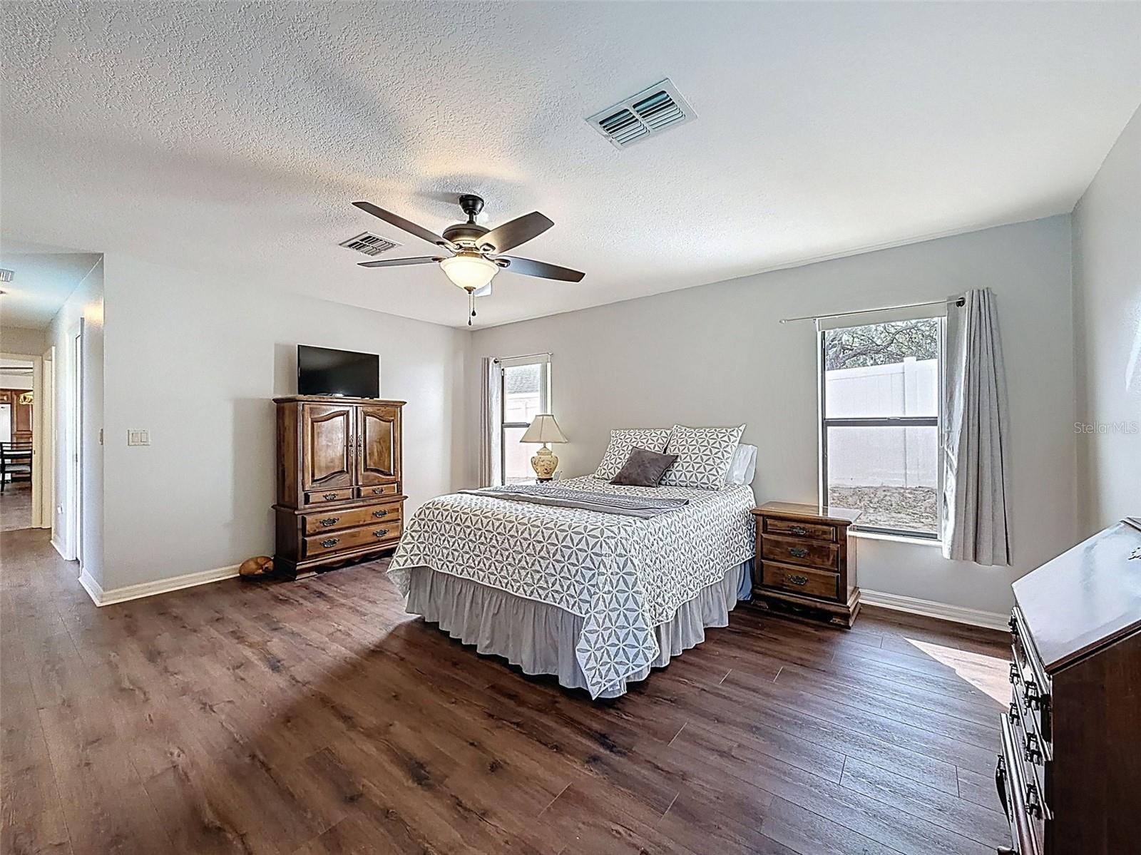 Image 49 of 50 For 4289 Castle Avenue