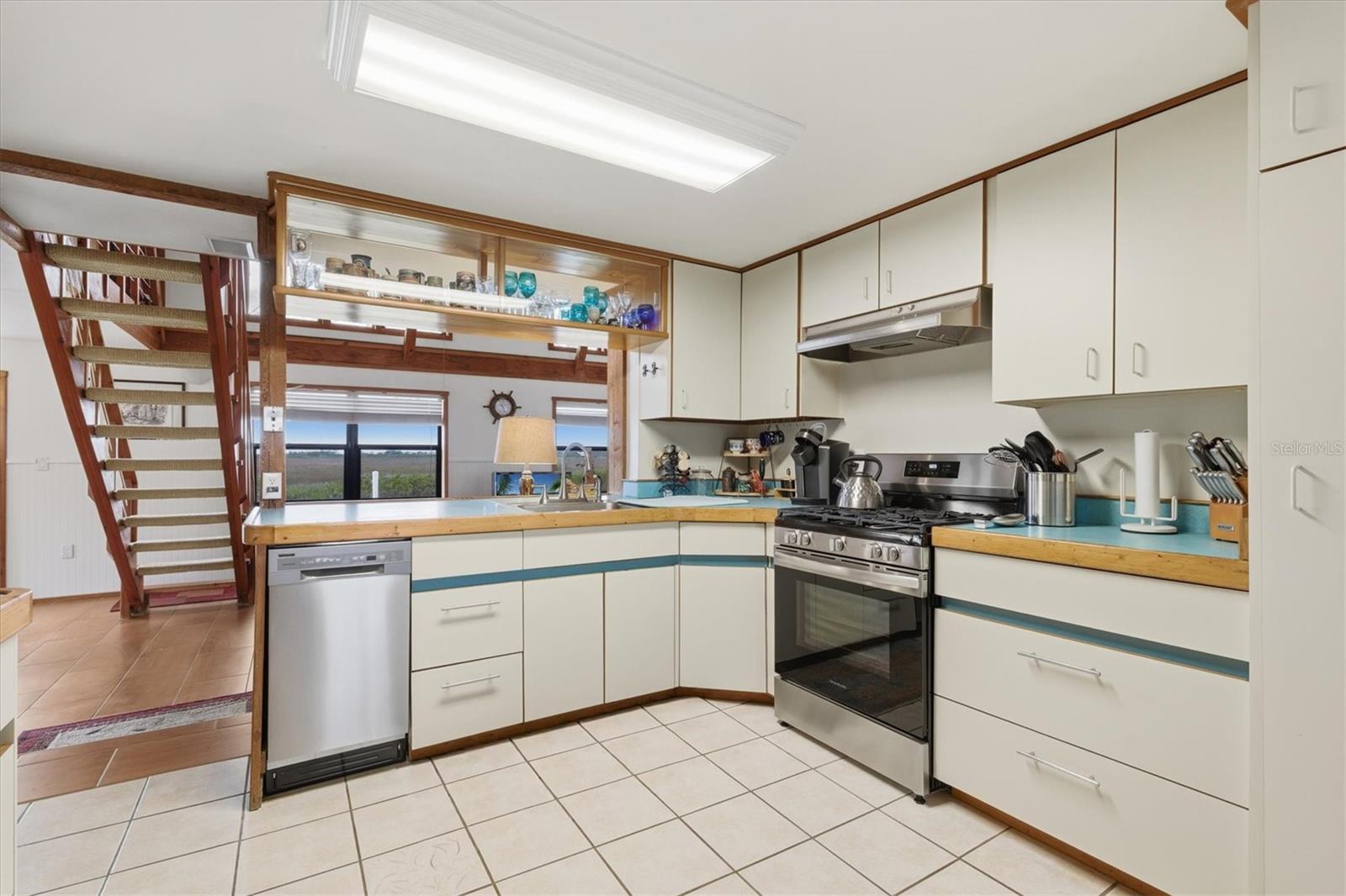 Image 24 of 89 For 2487 Sunset Vista Drive