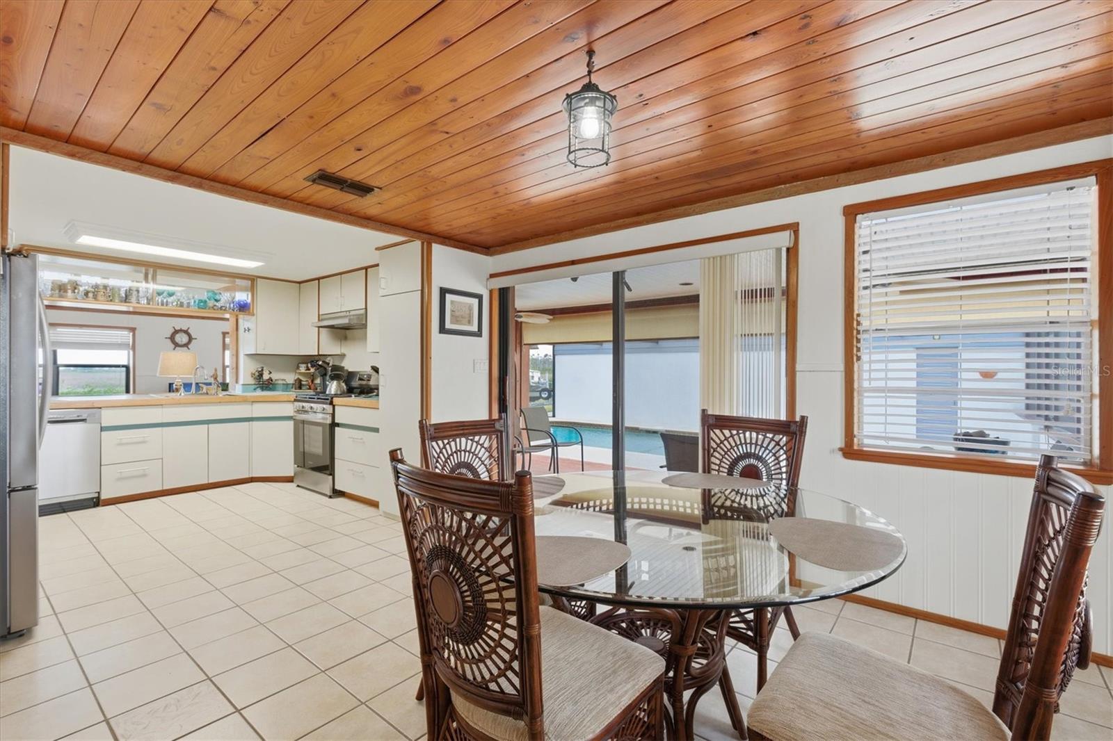 Image 26 of 89 For 2487 Sunset Vista Drive