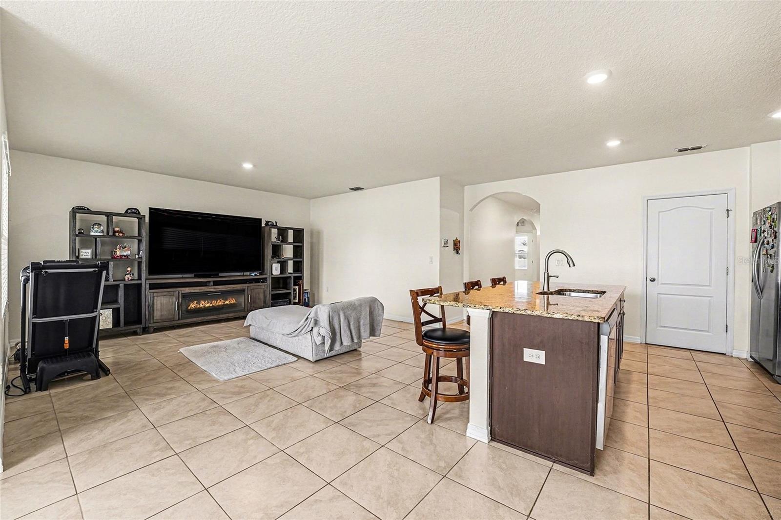 Image 5 of 15 For 3180 Country Club Circle