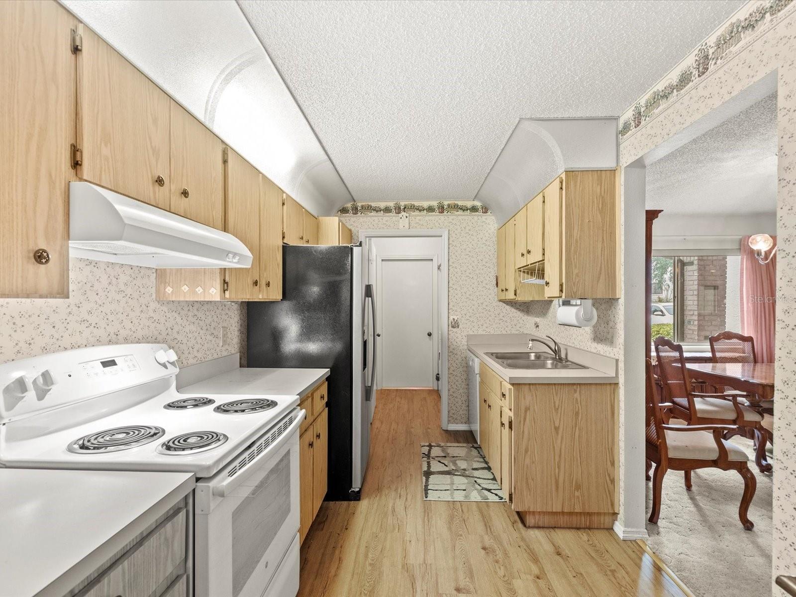 Image 16 of 35 For 7415 Heather Walk Drive