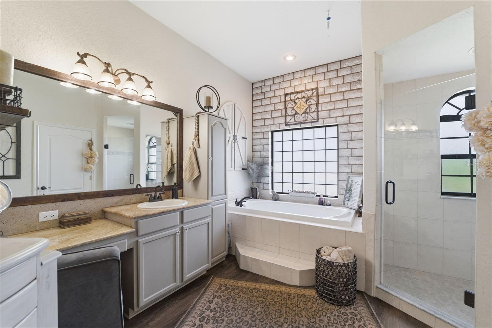 Image 15 of 66 For 13843 Rudi Loop