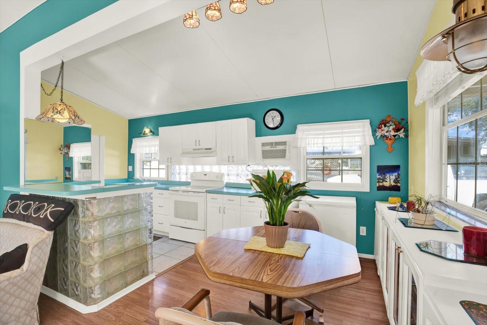 Image 5 of 19 For 9501 Black Bear Drive