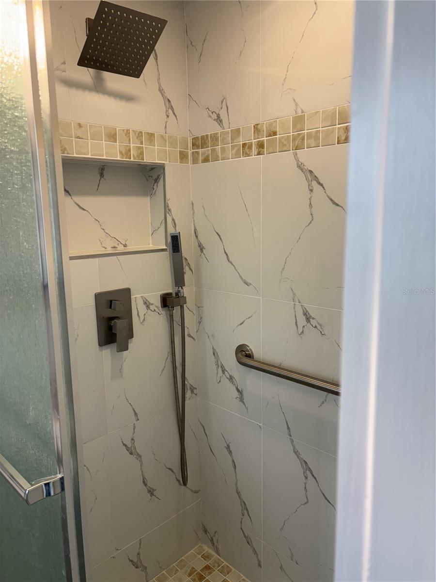 Image 11 of 18 For 10015 Salix Lane