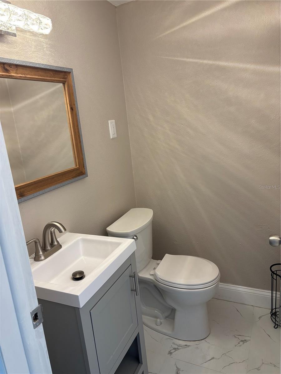 Image 12 of 18 For 10015 Salix Lane