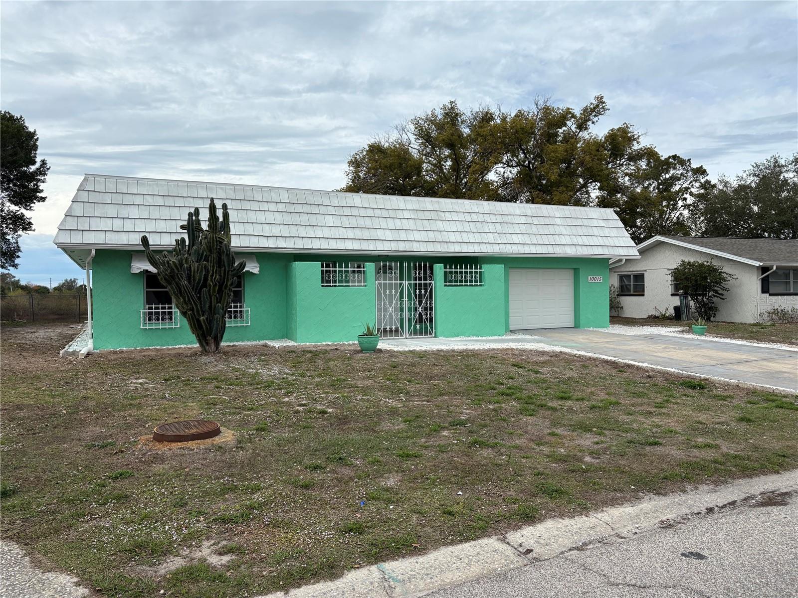 Image 2 of 18 For 10015 Salix Lane