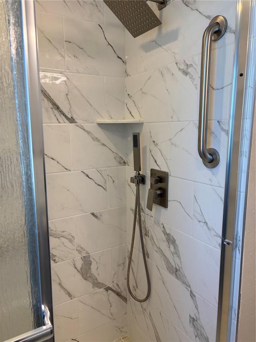 Image 9 of 18 For 10015 Salix Lane