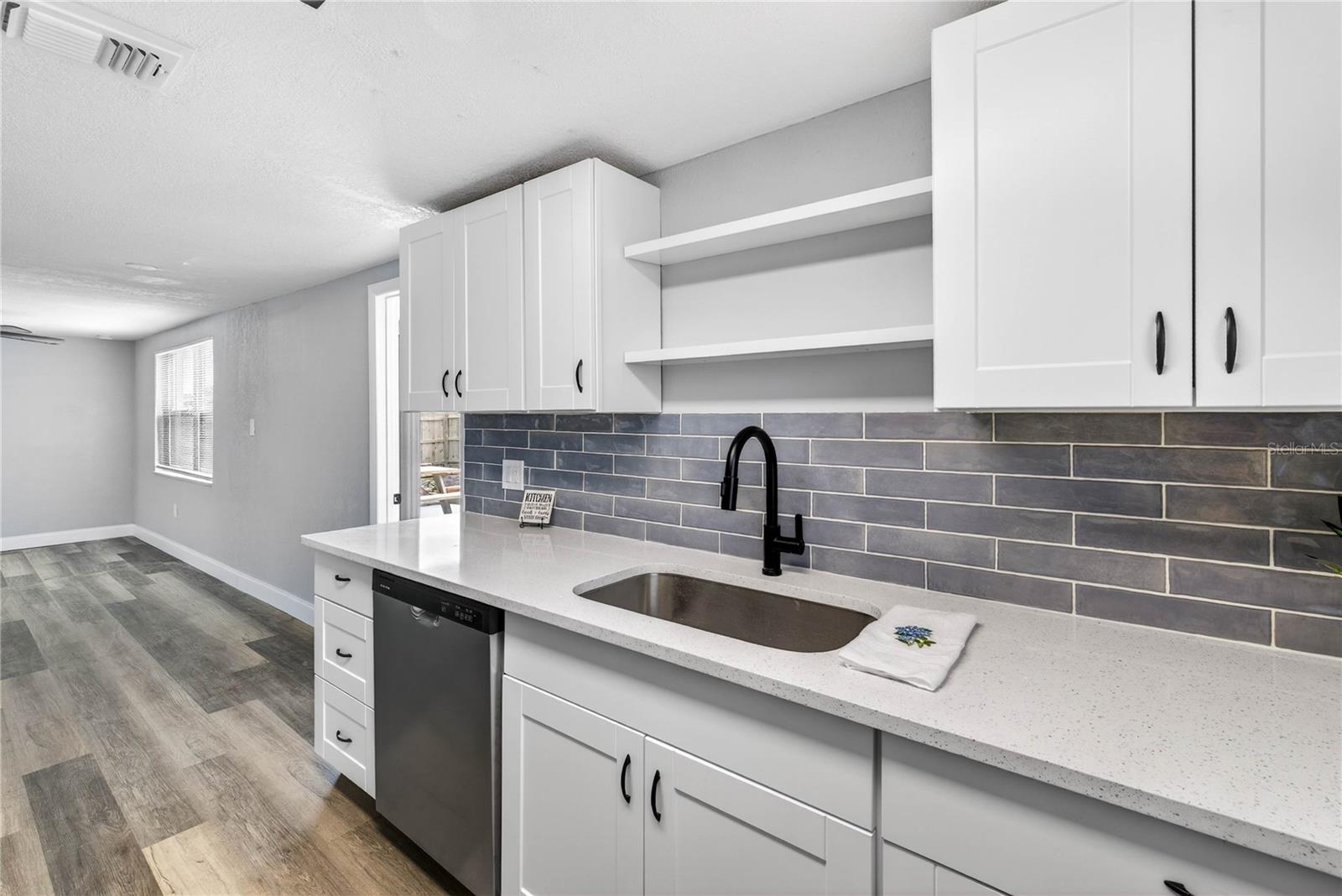 Listing photo id 11 for 7538 Gulf Highlands Drive