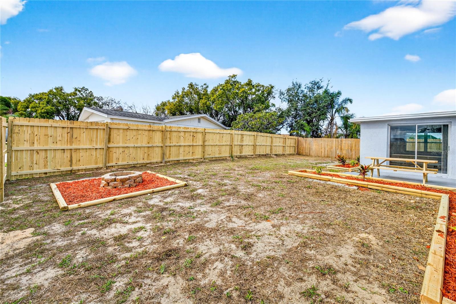 Listing photo id 2 for 7538 Gulf Highlands Drive