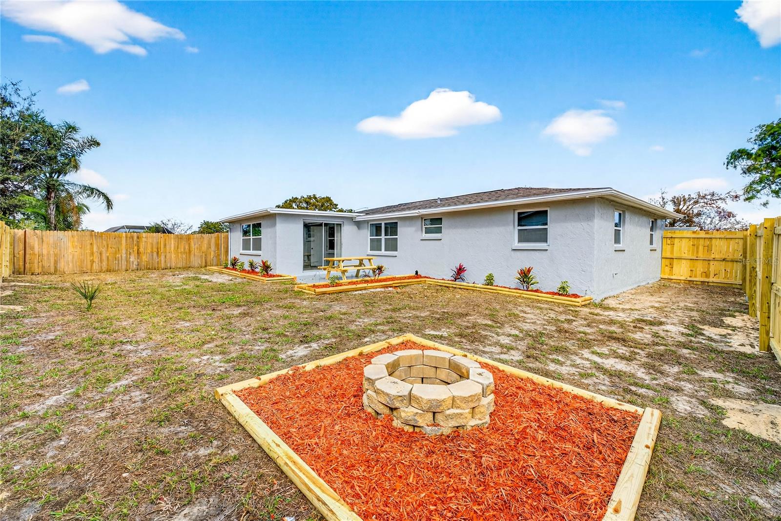 Listing photo id 3 for 7538 Gulf Highlands Drive