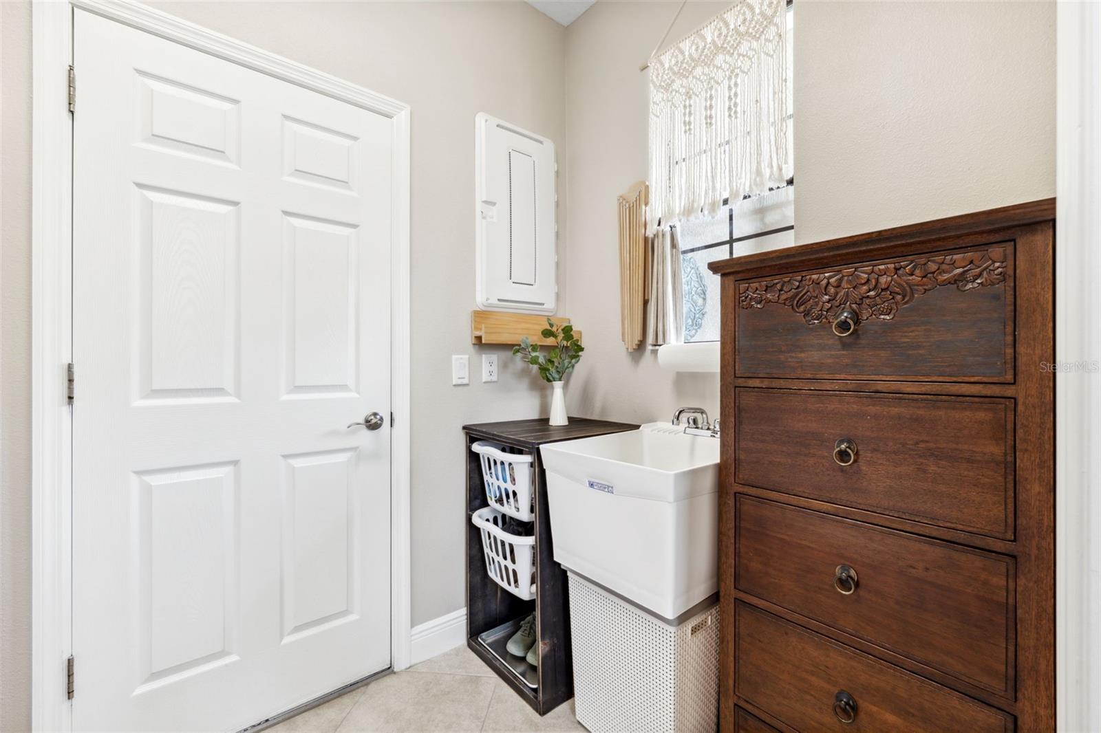 Image 37 of 66 For 3877 Burdick Loop