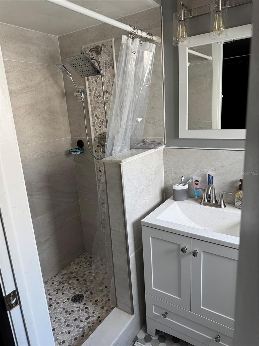 Listing photo id 13 for 10335 Loquat Drive