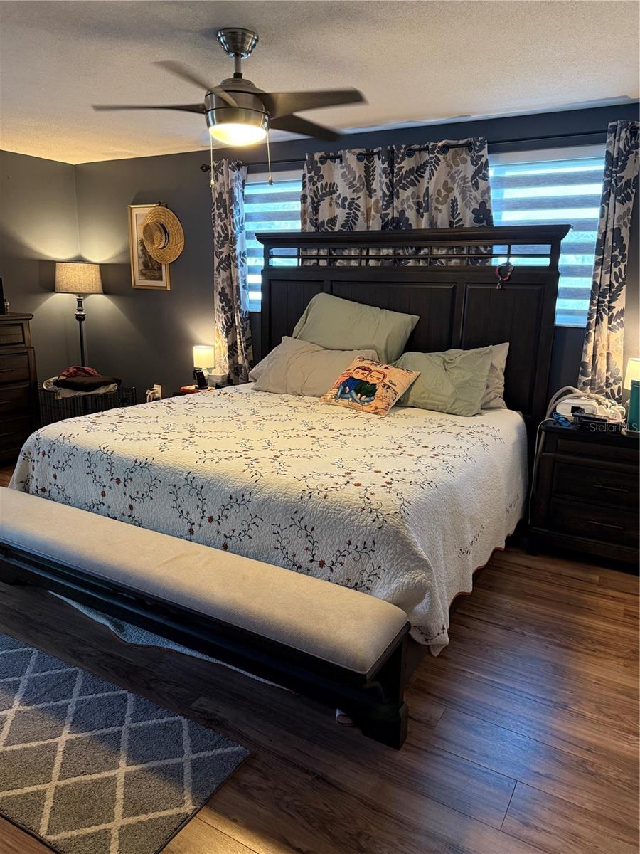 Listing photo id 18 for 10335 Loquat Drive