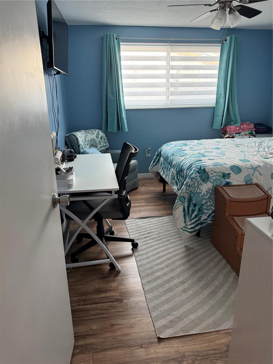 Listing photo id 19 for 10335 Loquat Drive