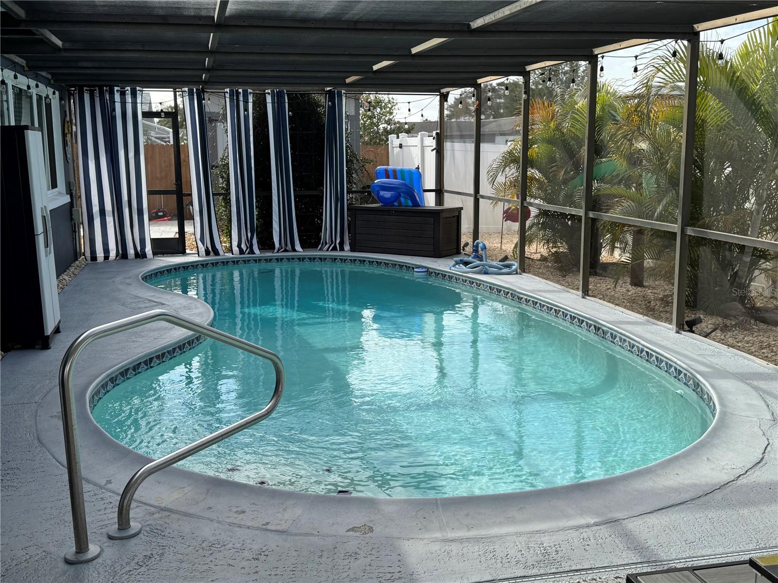 Listing photo id 25 for 10335 Loquat Drive