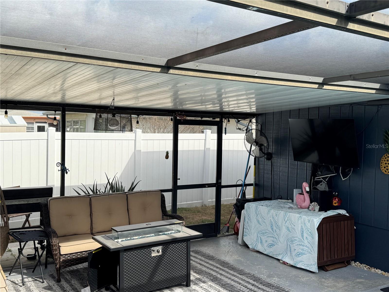 Listing photo id 27 for 10335 Loquat Drive