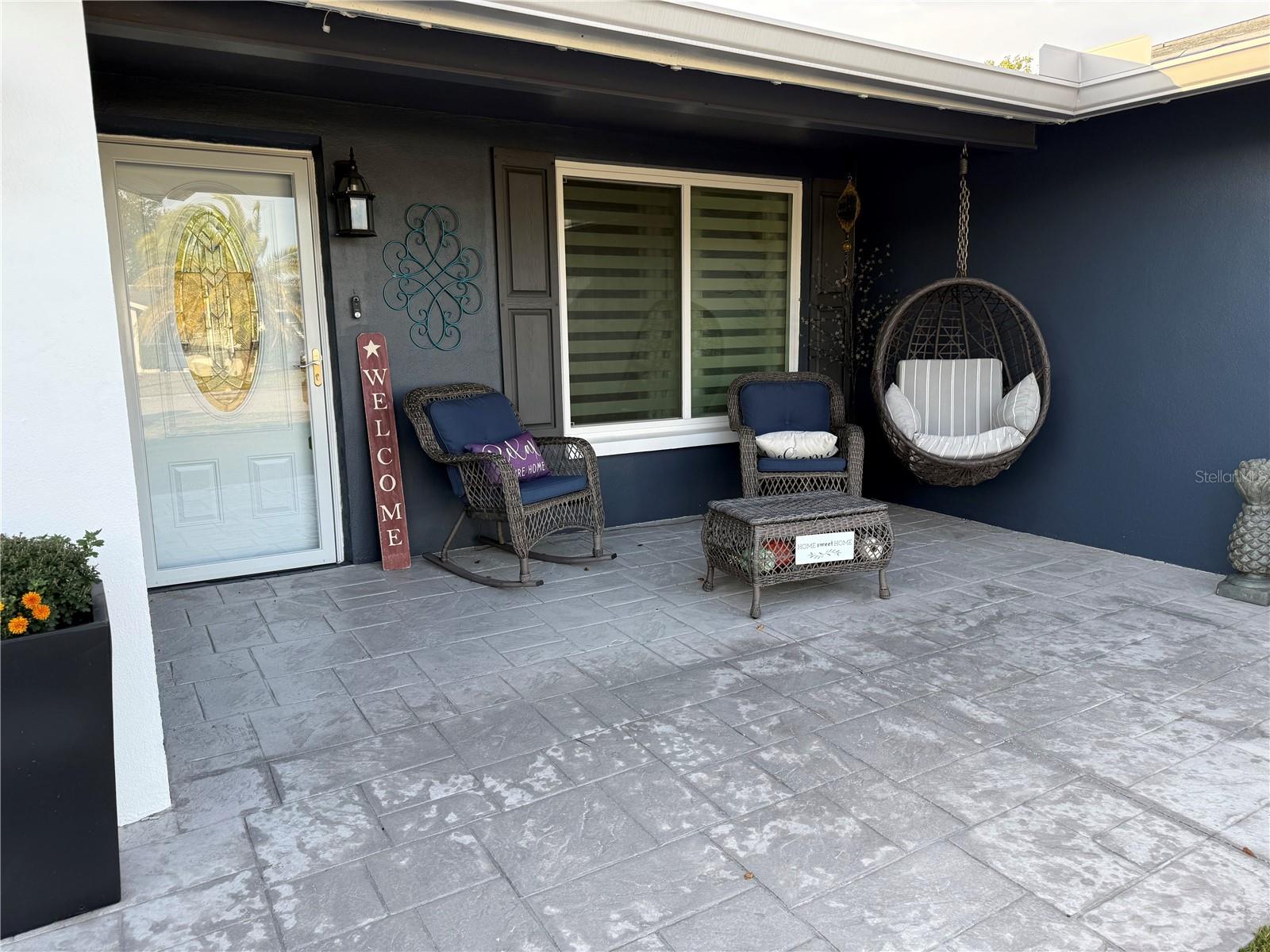 Listing photo id 1 for 10335 Loquat Drive