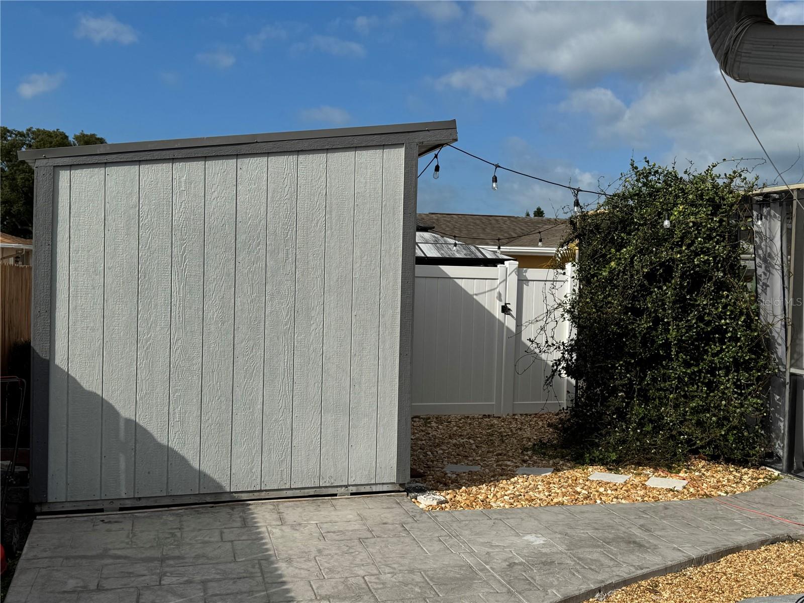 Listing photo id 3 for 10335 Loquat Drive