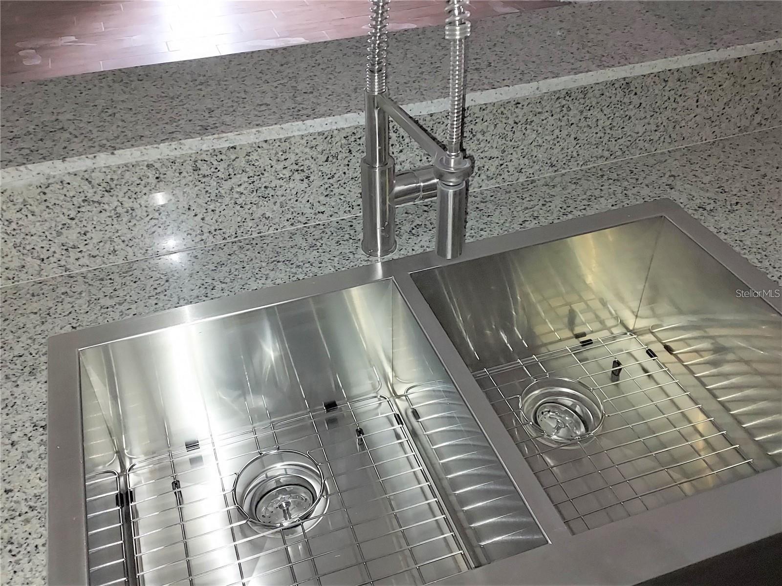 Image 19 of 23 For 2001 Groveland Road