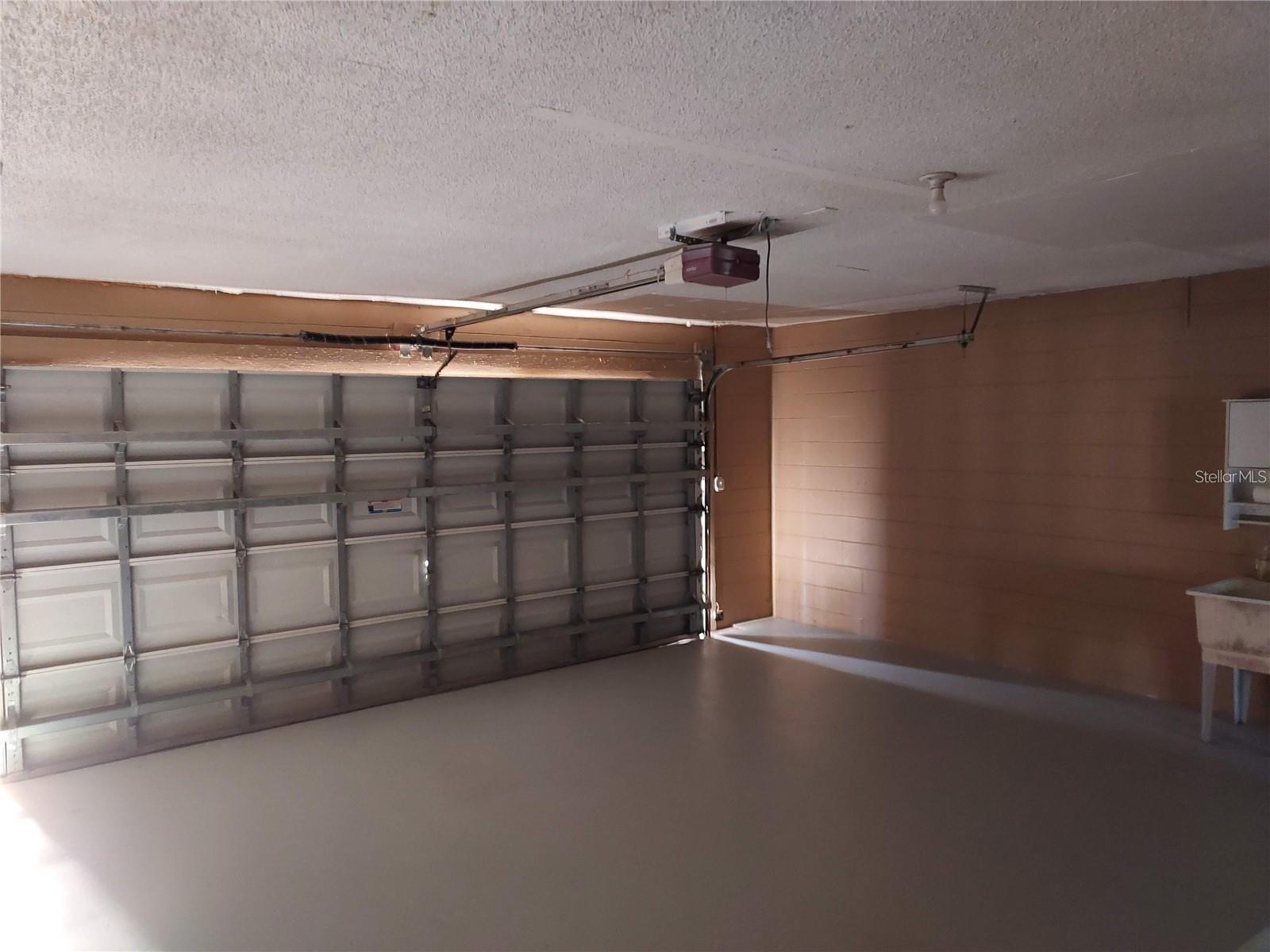 Image 4 of 23 For 2001 Groveland Road