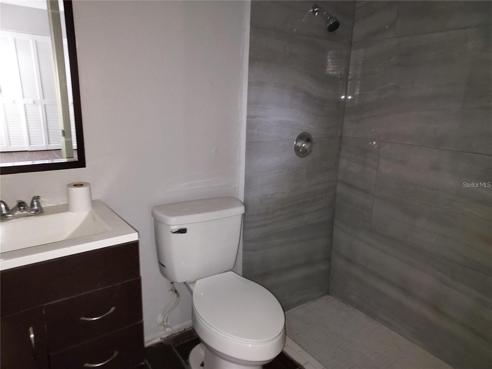 Image 8 of 23 For 2001 Groveland Road