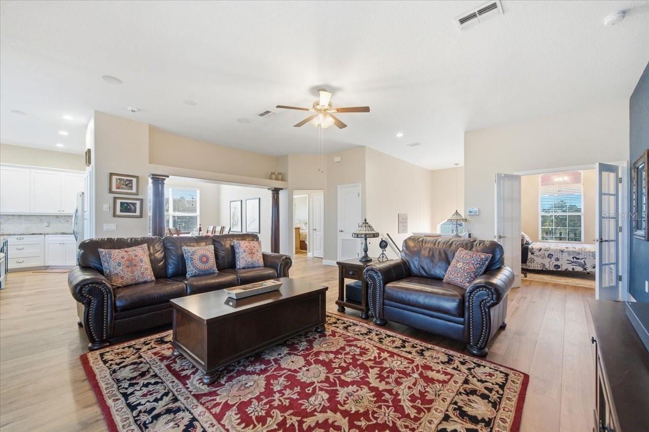 Image 10 of 80 For 4196 Des Prez Court