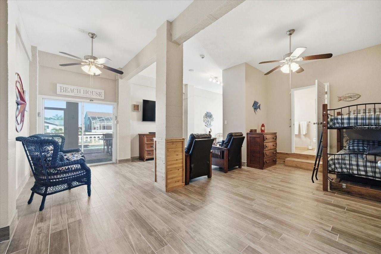 Image 37 of 80 For 4196 Des Prez Court