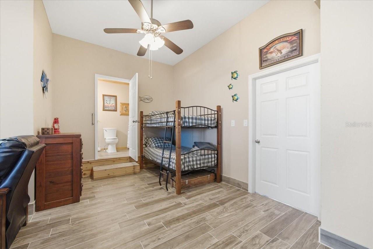 Image 38 of 80 For 4196 Des Prez Court