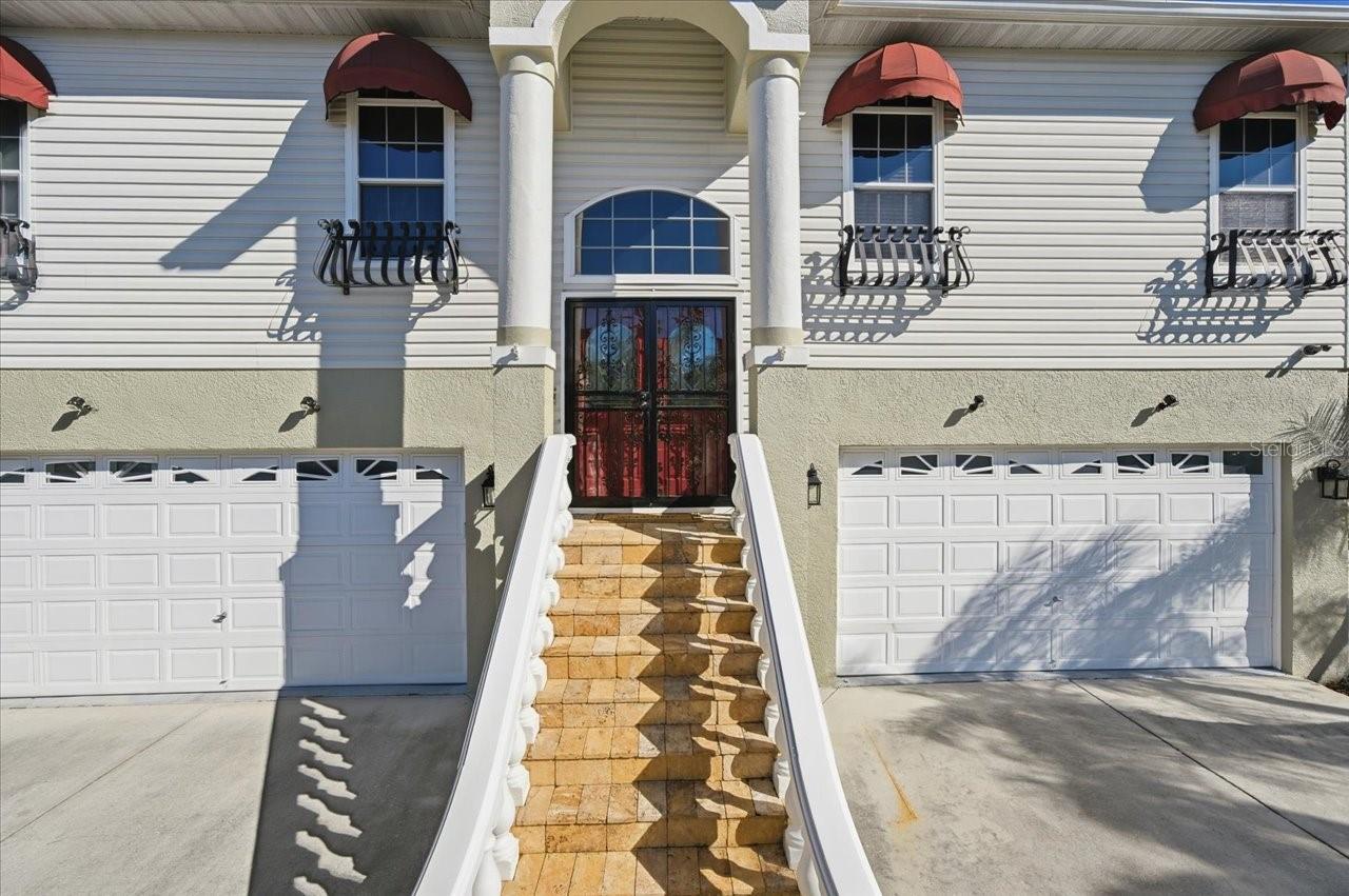 Image 4 of 80 For 4196 Des Prez Court