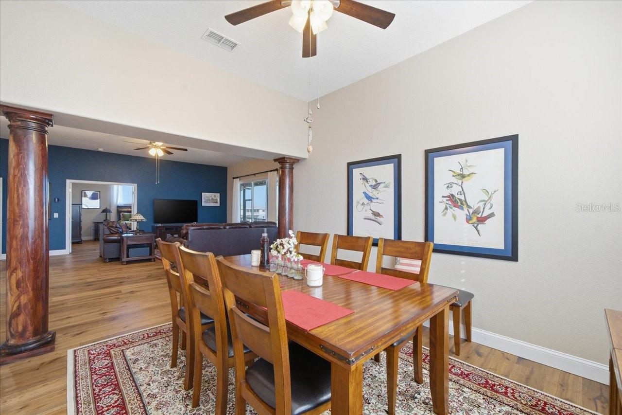 Image 8 of 80 For 4196 Des Prez Court