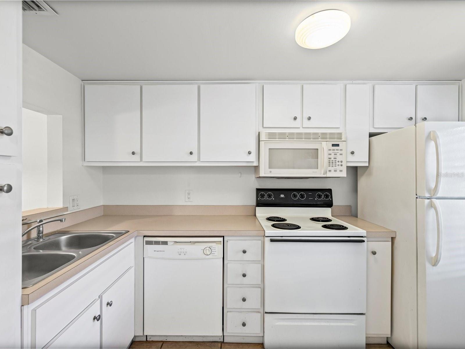 Image 10 of 58 For 3353 Trophy Boulevard 3