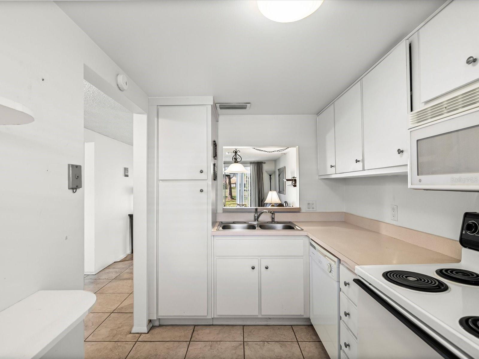 Image 11 of 58 For 3353 Trophy Boulevard 3