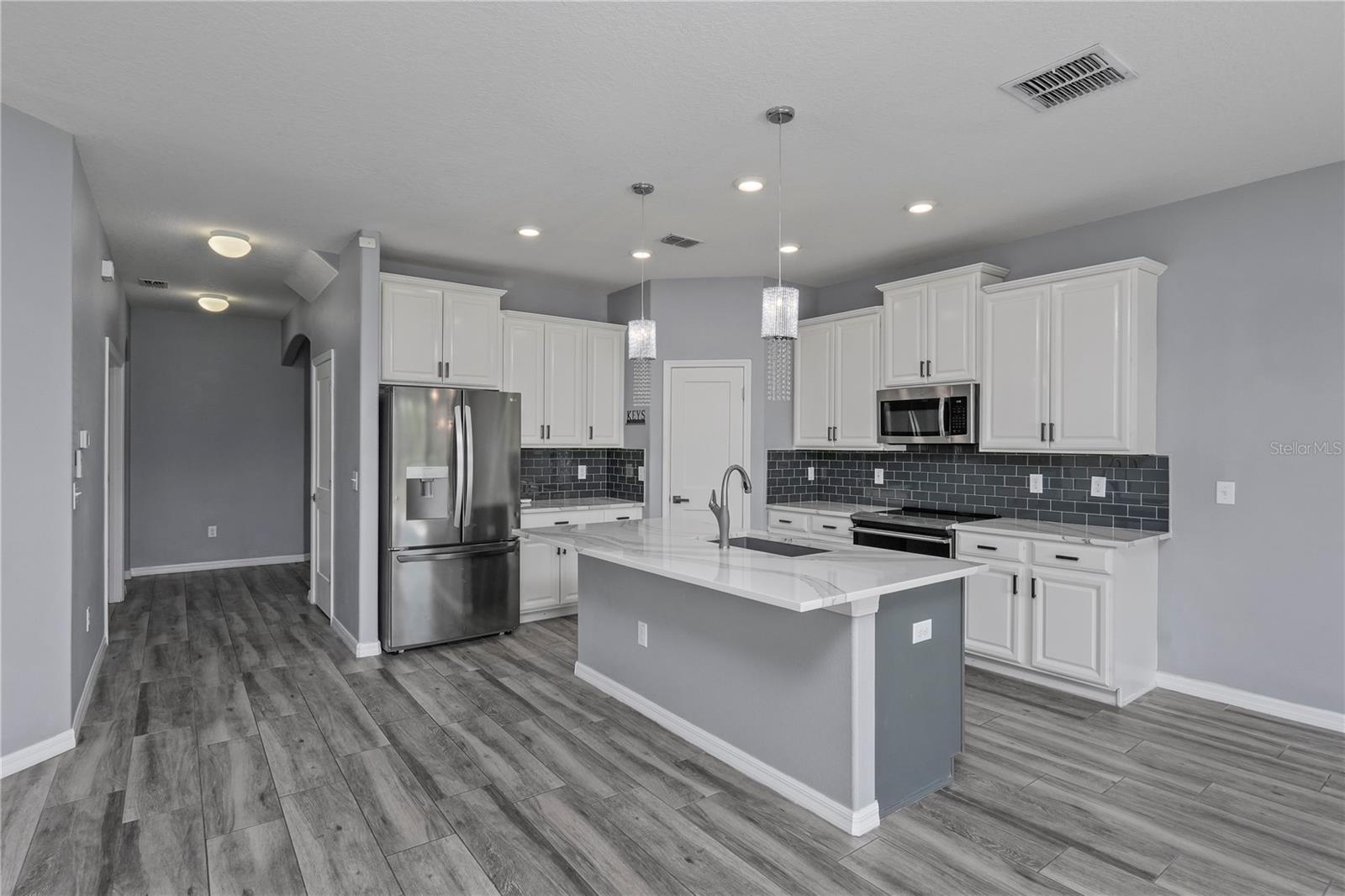 Image 11 of 53 For 11728 Lake Boulevard