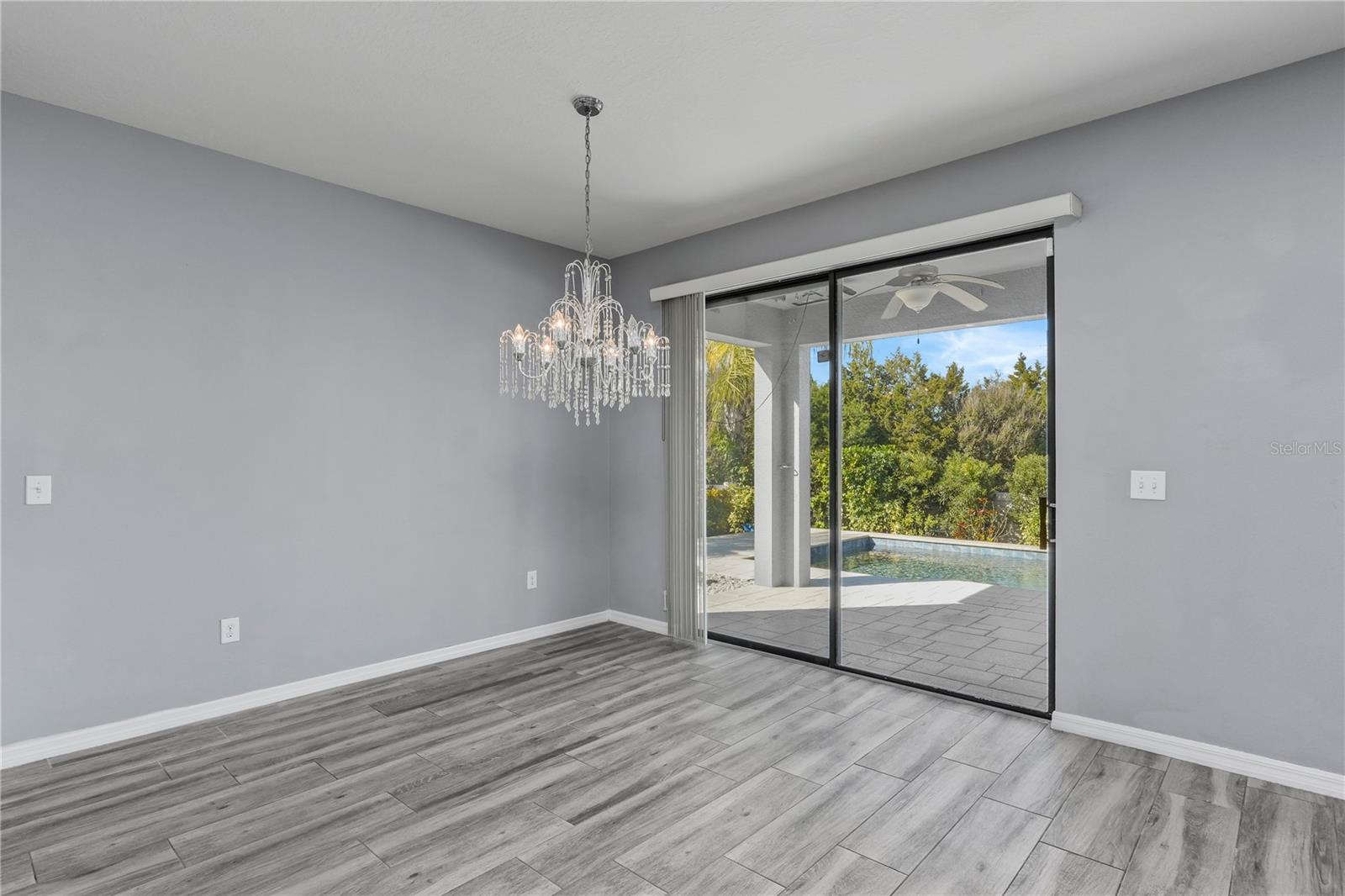 Image 16 of 53 For 11728 Lake Boulevard