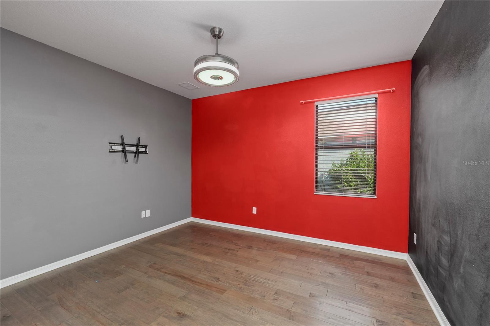 Image 20 of 53 For 11728 Lake Boulevard