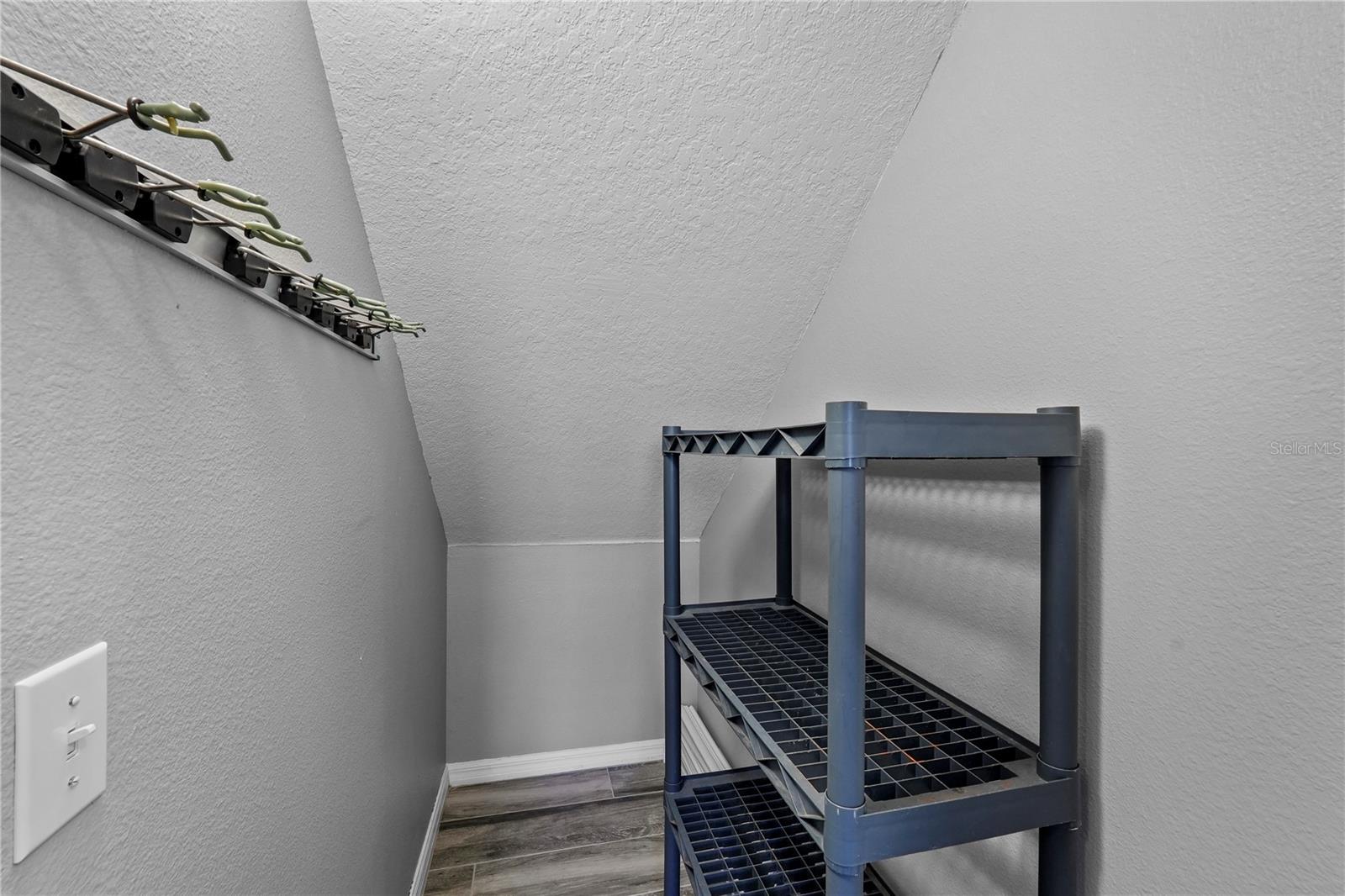 Image 21 of 53 For 11728 Lake Boulevard