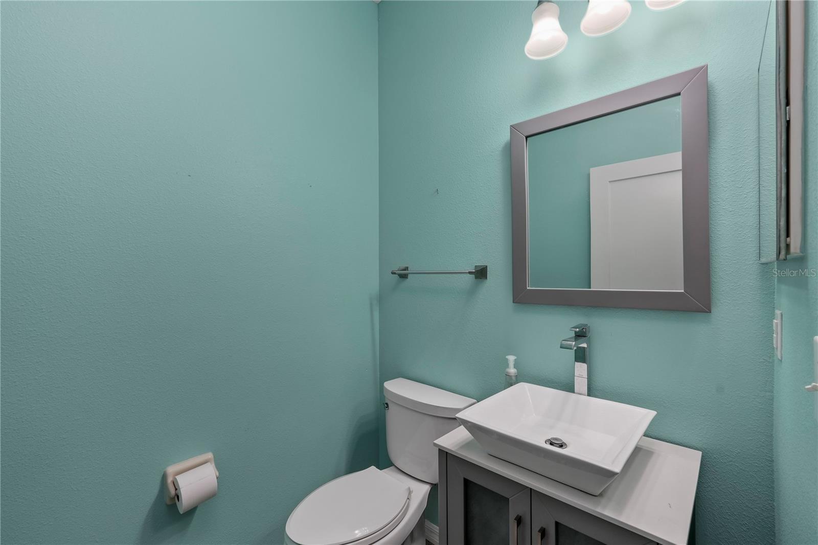 Image 23 of 53 For 11728 Lake Boulevard