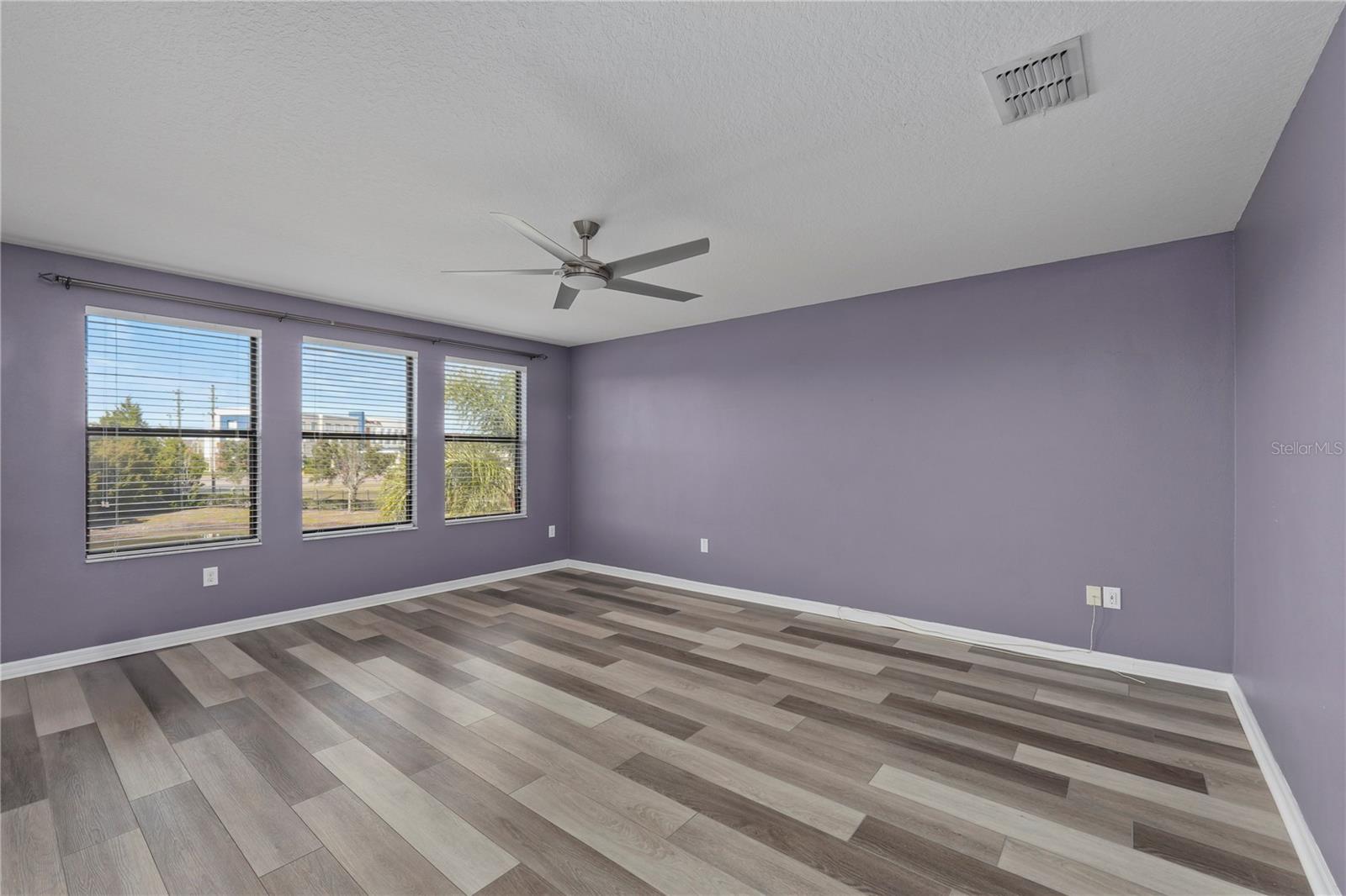 Image 25 of 53 For 11728 Lake Boulevard