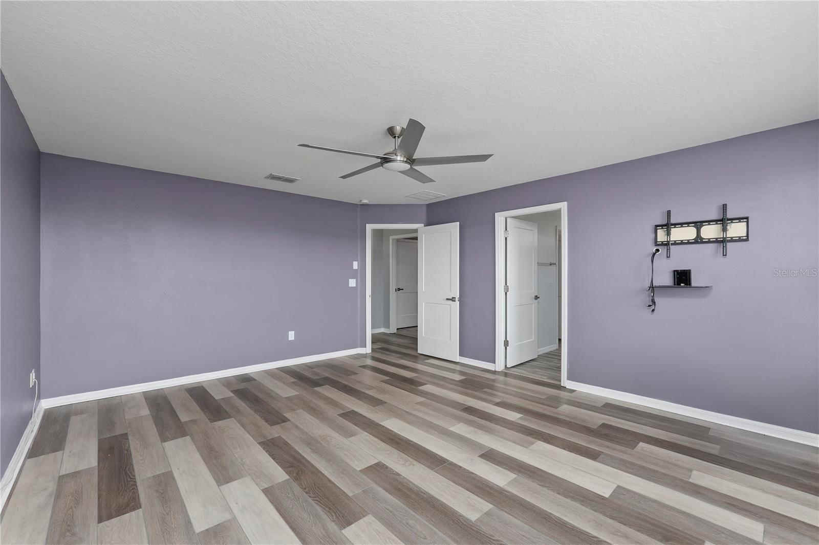 Image 26 of 53 For 11728 Lake Boulevard