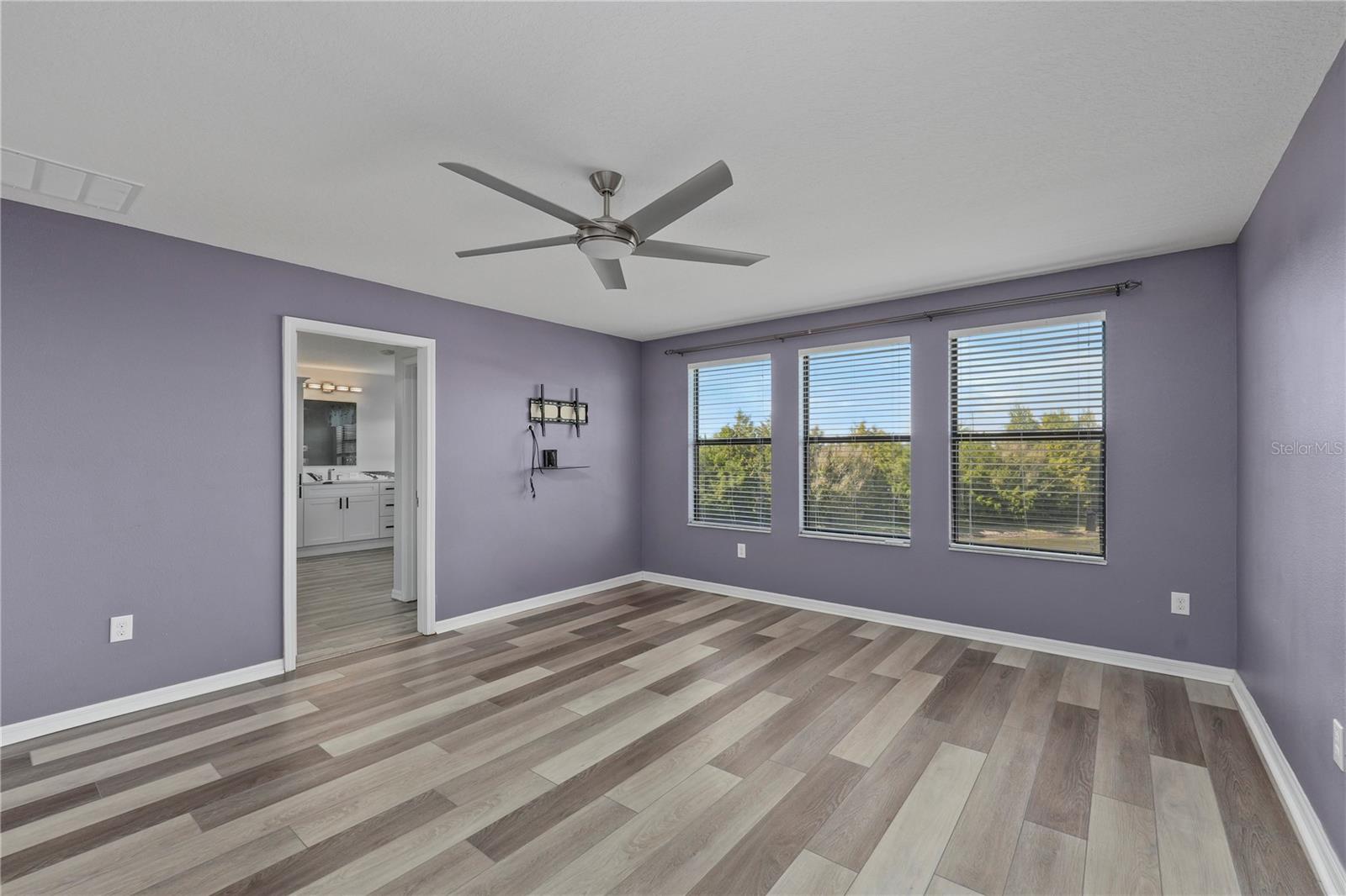 Image 27 of 53 For 11728 Lake Boulevard