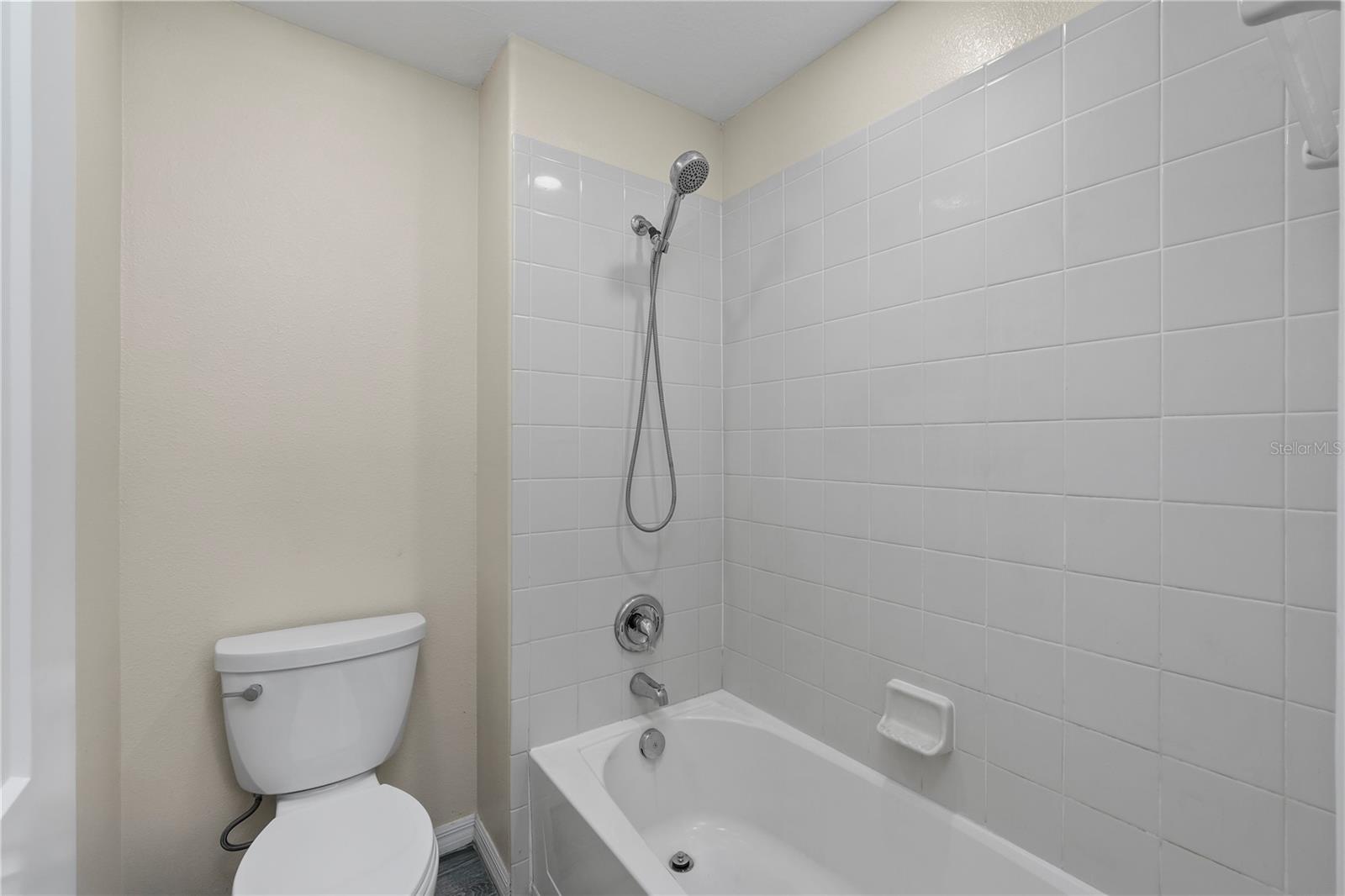 Image 37 of 53 For 11728 Lake Boulevard