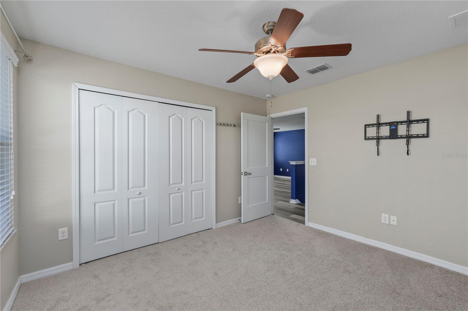 Image 38 of 53 For 11728 Lake Boulevard