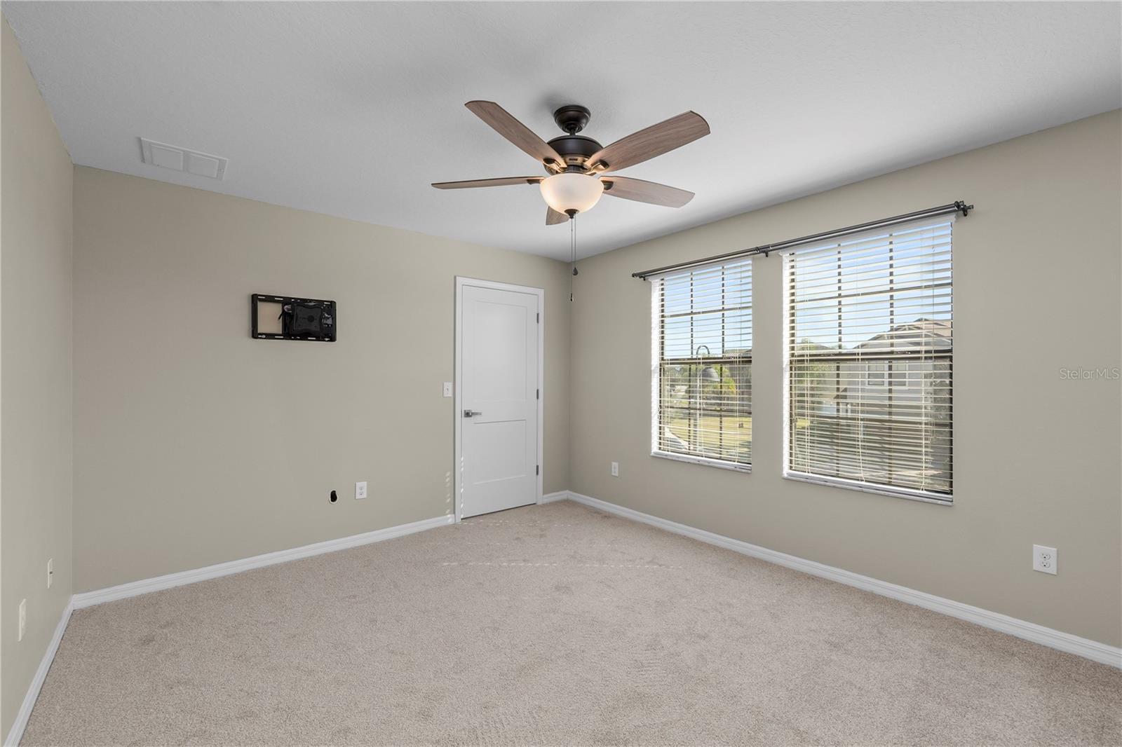 Image 39 of 53 For 11728 Lake Boulevard