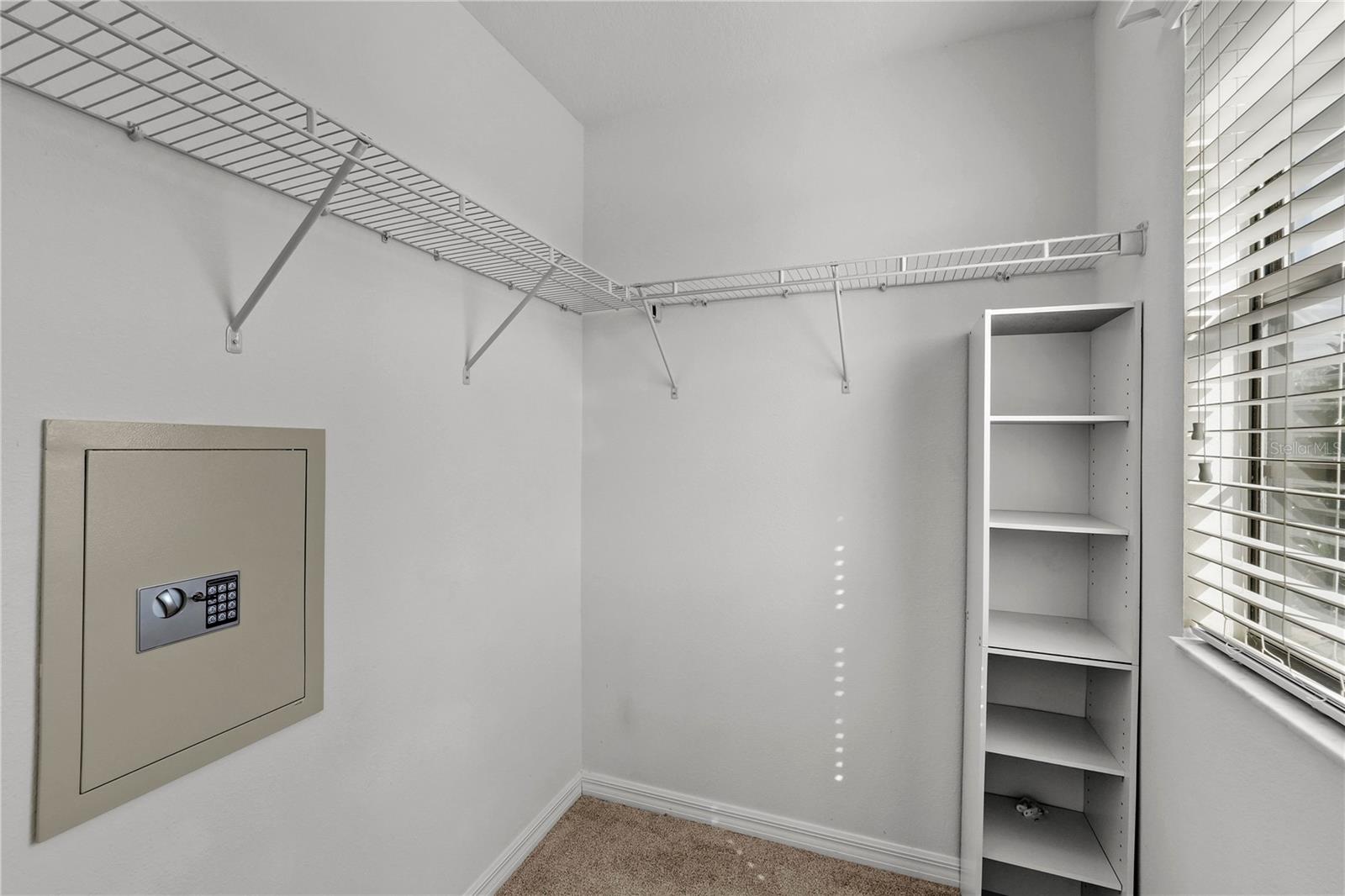 Image 40 of 53 For 11728 Lake Boulevard