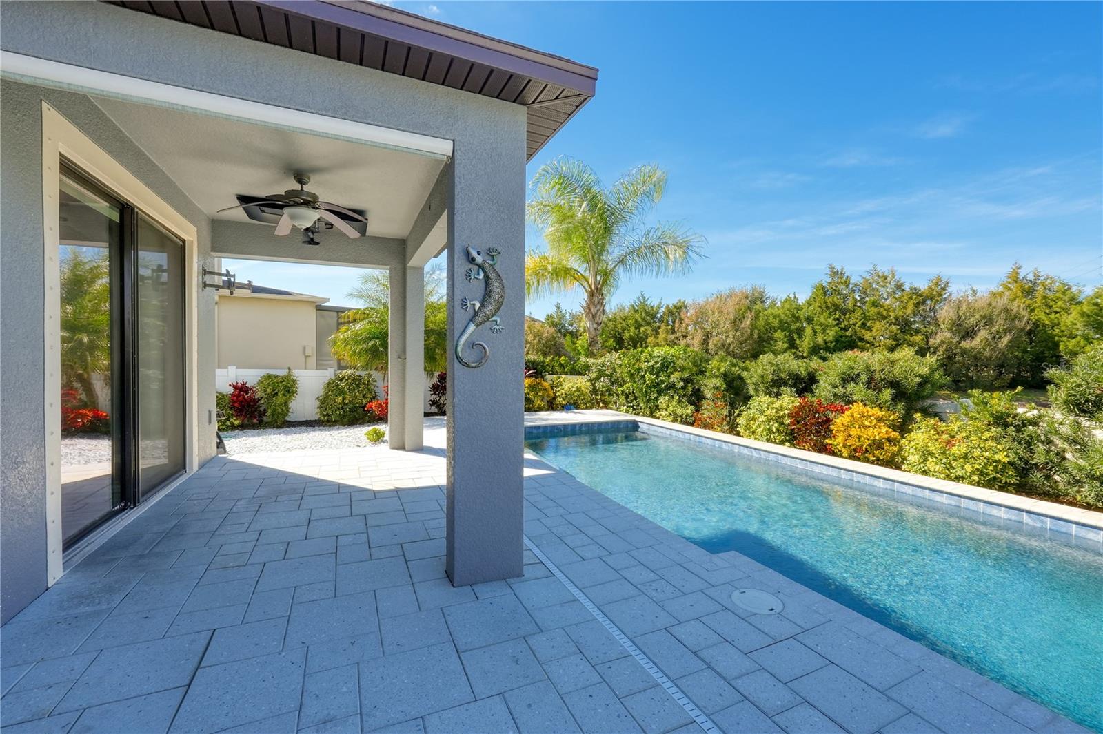 Image 42 of 53 For 11728 Lake Boulevard