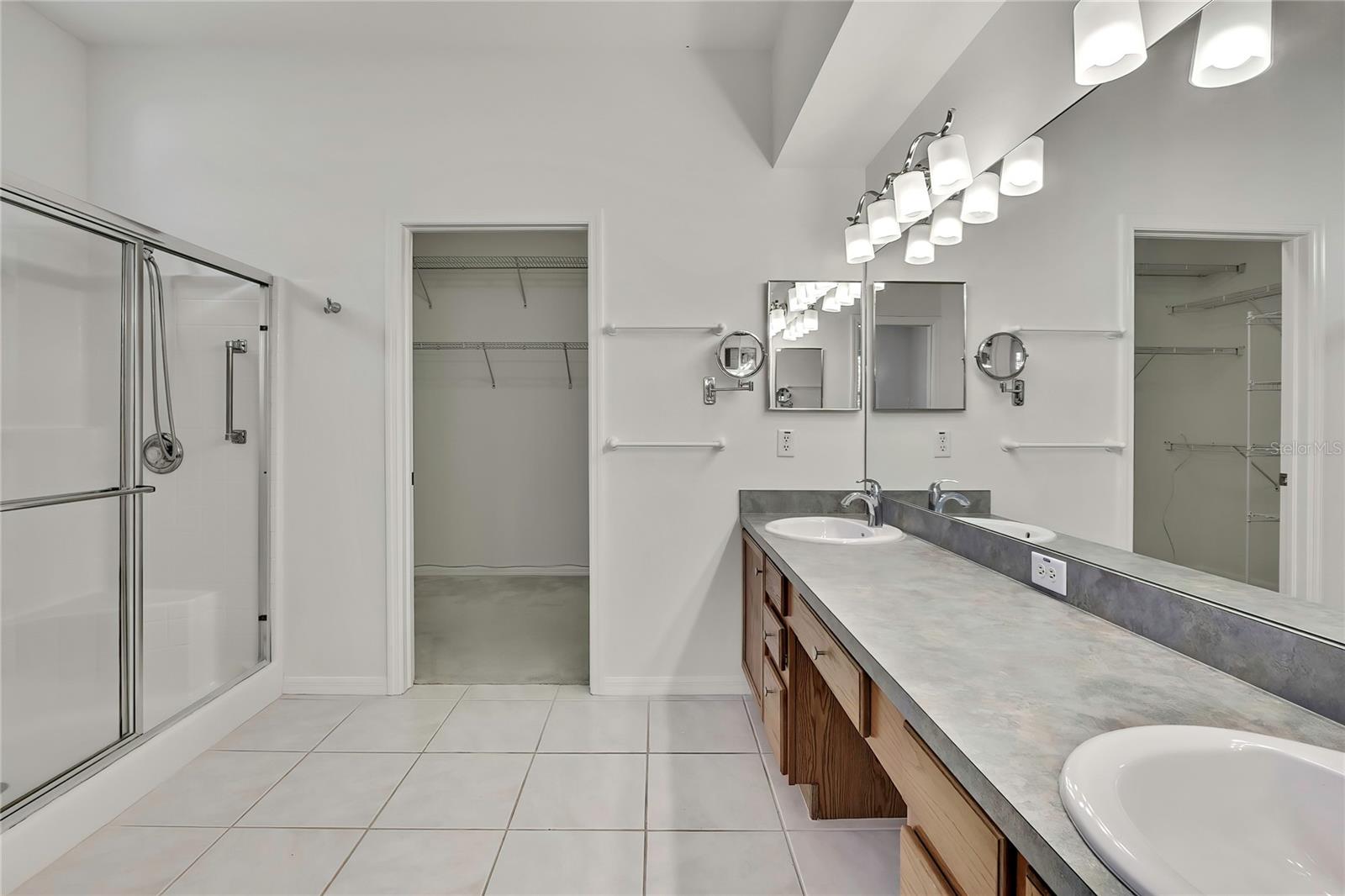 Image 20 of 42 For 8049 Sanguinelli Road