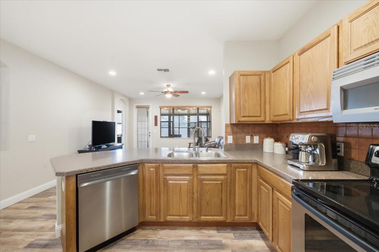 Image 17 of 38 For 9202 Southern Charm Circle