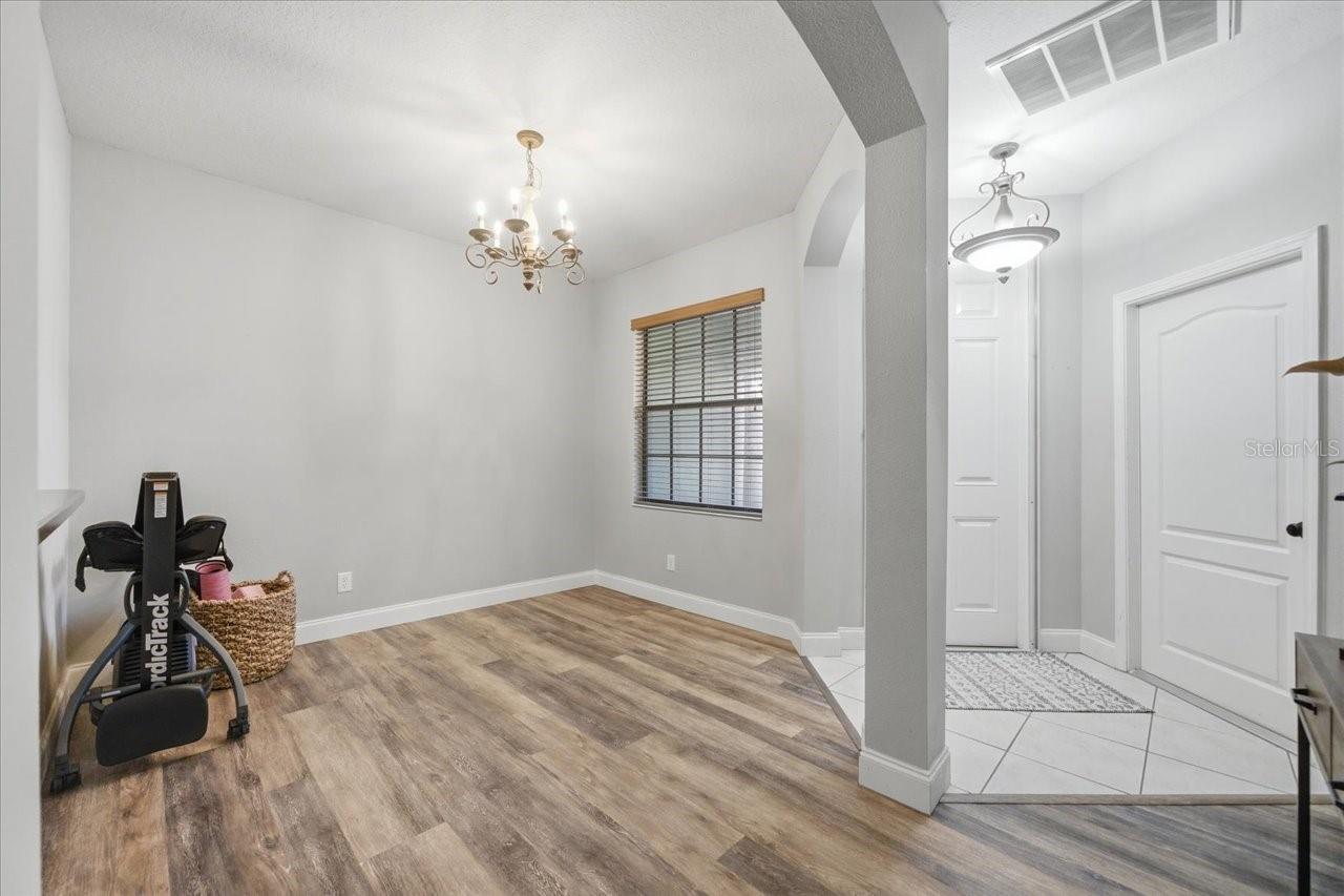 Image 7 of 38 For 9202 Southern Charm Circle