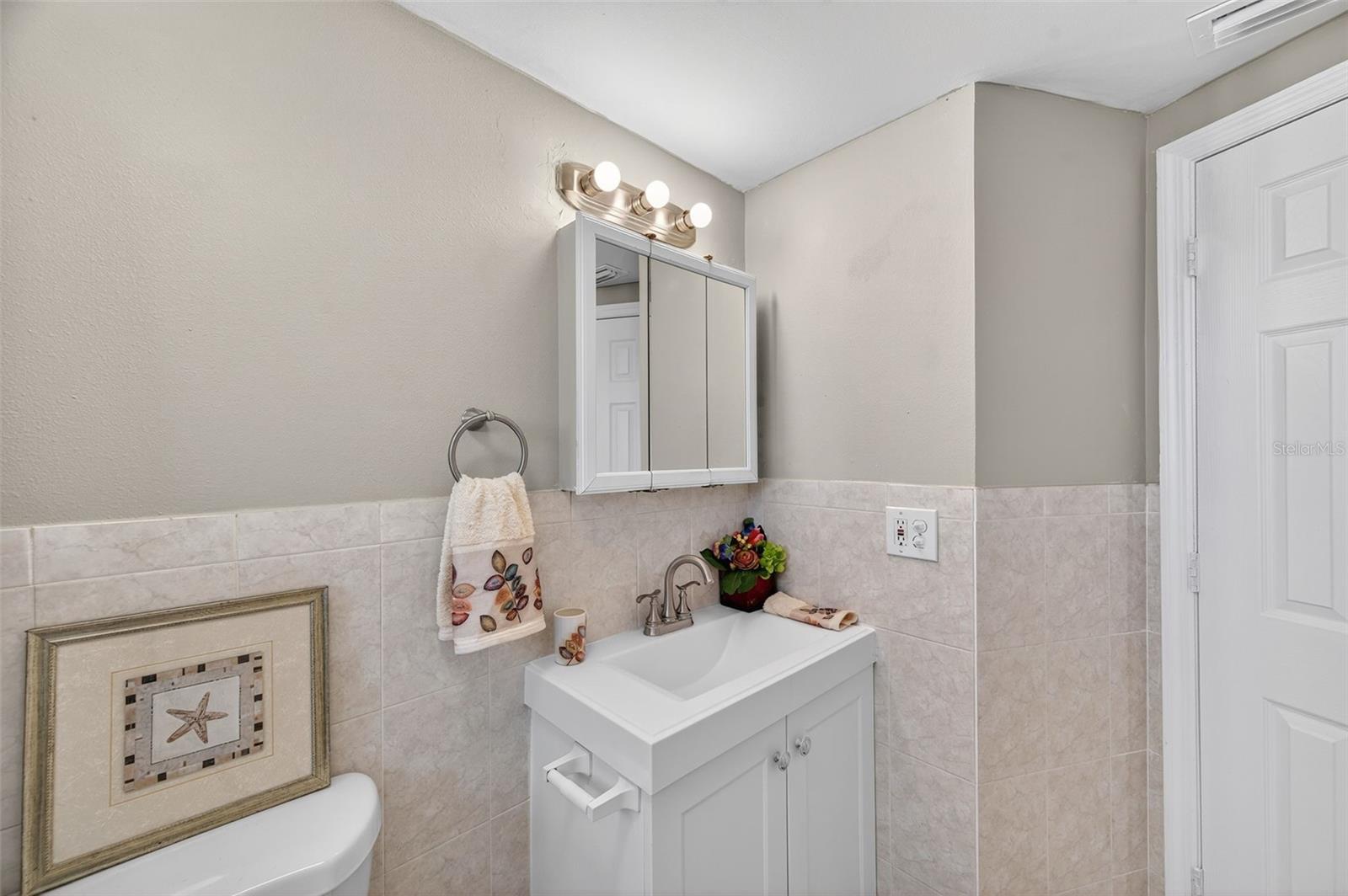 Image 30 of 47 For 3742 Elmwood Drive