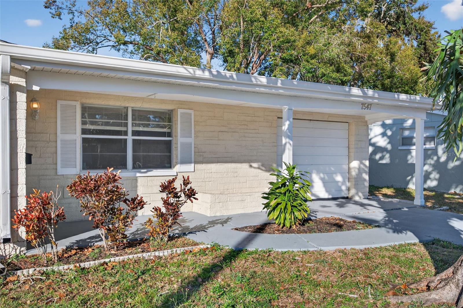 Image 8 of 60 For 7547 Cumber Drive